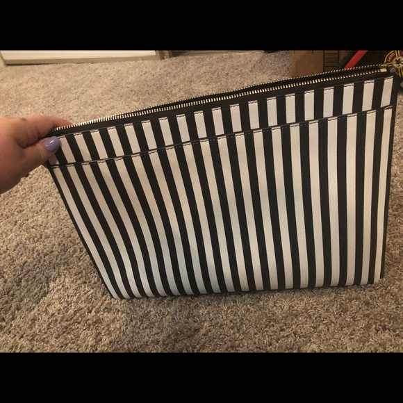 New Henri Bendel laptop case - Picture 6 of 6
